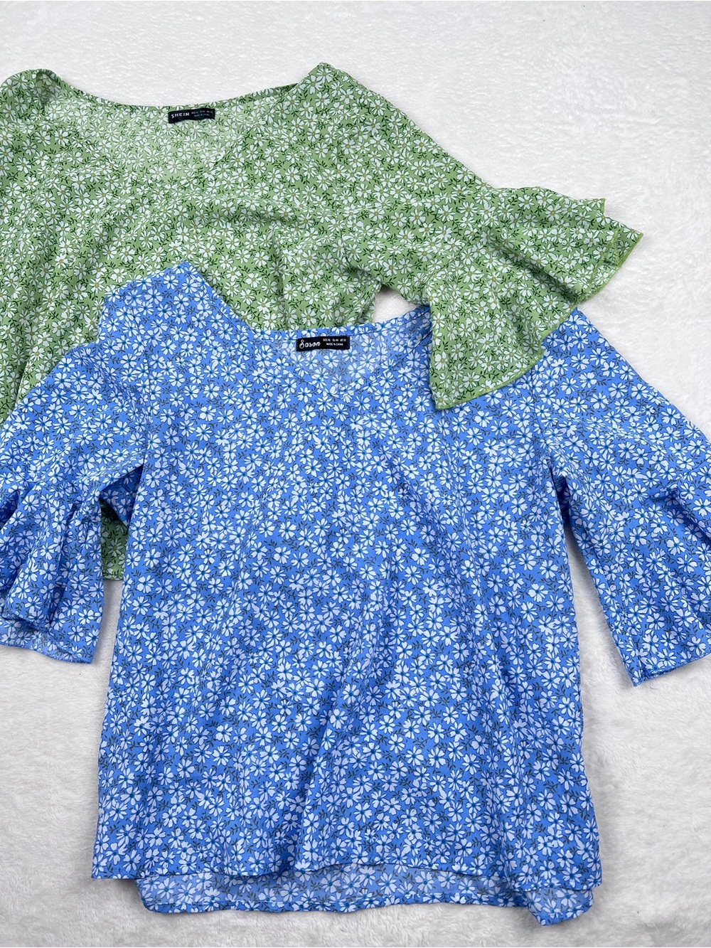 Sason Floral Bell Sleeve Blouse Bundle Blue Green V Neck Size XL 2 Tops EUC